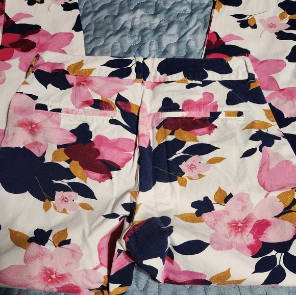 Womens old navy floral jean - Picture 10 of 10
